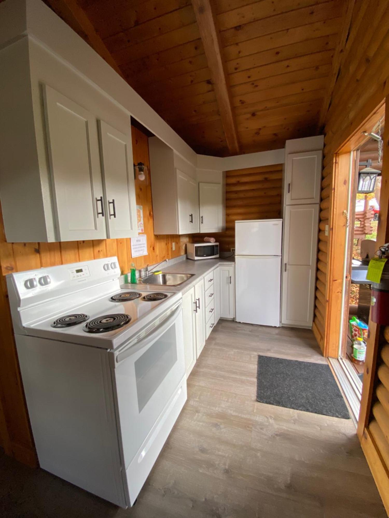 Adventures East Cottages And Campground Baddeck Inlet Exterior foto